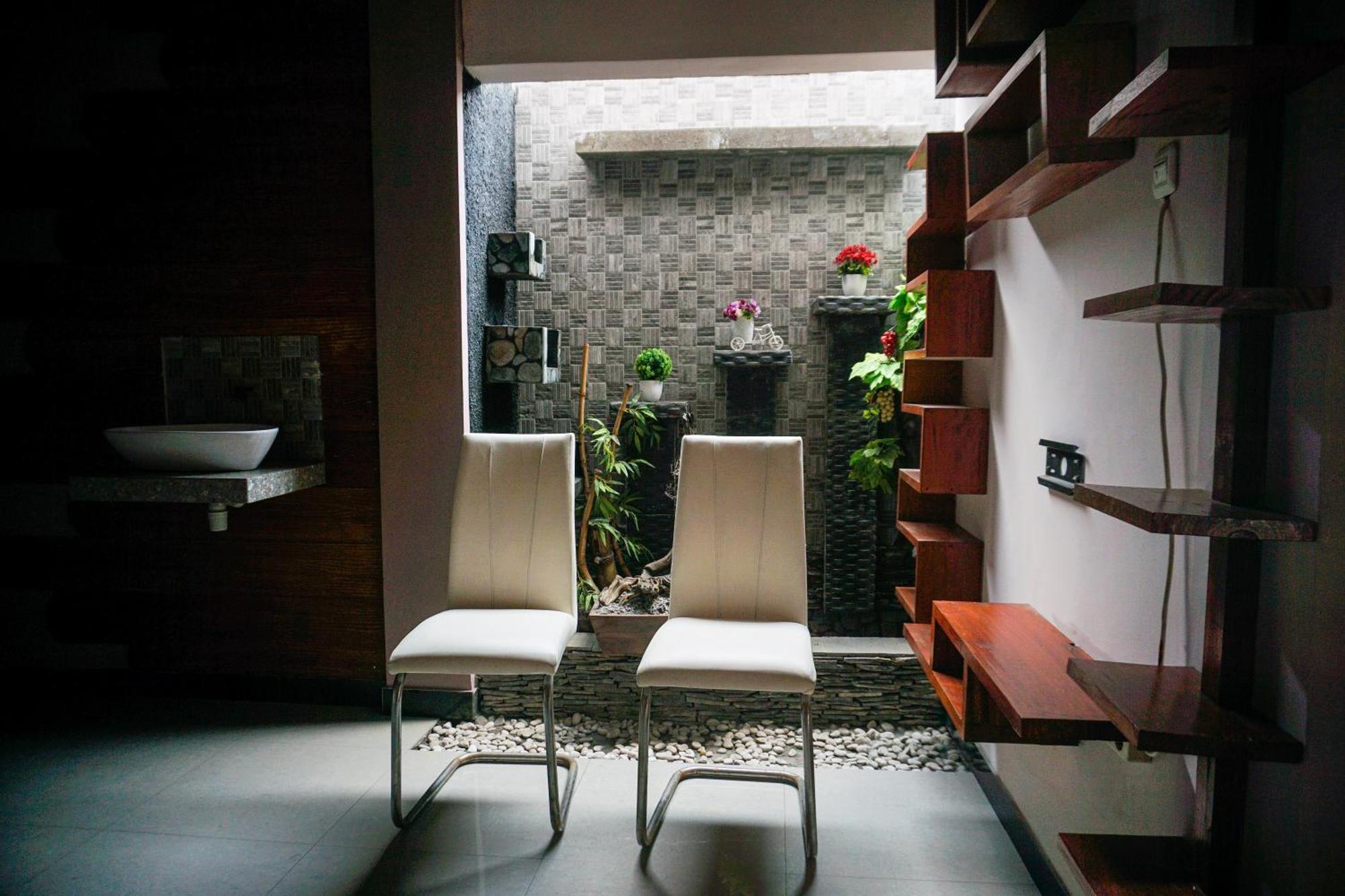 Gigafa Homestay Проболинго Экстерьер фото
